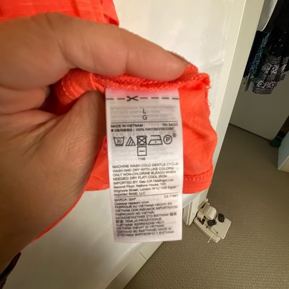 Gap // White Flutter Sleeve Top - Picture 4 of 4